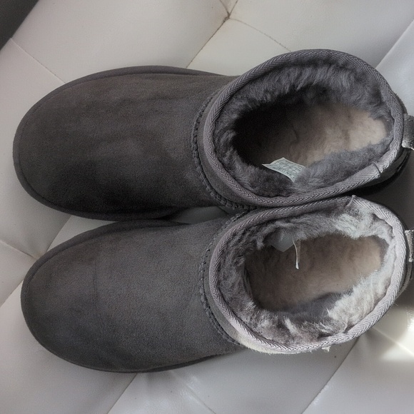 UGG Classic Ultra Mini - Picture 10 of 11